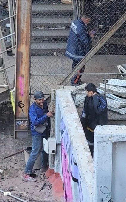 Vecinos de la colonia Tabacalera, en la alcaldía Cuauhtémoc, denunciaron que el edificio construido en terrenos de la Lotería Nacional y cuyo resguardo está a cargo de Banobras ha sido vandalizado por jóvenes conocidos como Los Vaga, y también se han cometido saqueos. Foto tomada de redes sociales