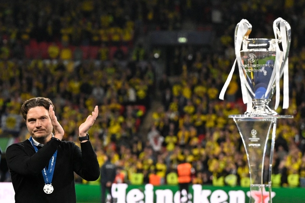 "Queridos hinchas del Borussia, aunque ahora me duela brutalmente, quiero comunicarles que a partir de hoy dejo el BVB", dijo Terzic. "Ha sido un gran honor llevar a este gran club a ganar la Copa DFB y, más recientemente, a la final de la Liga de Campeones". La imagen, del 1 de junio de 2024. Foto Afp