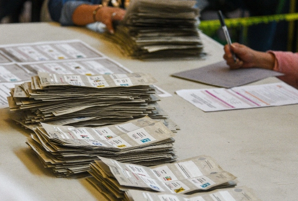 De los tres que buscaban la candidatura ciudadana por una diputación local, ninguno logró recabar el número de firmas necesarias para aparecer en la boleta electoral. Foto Cuartoscuro