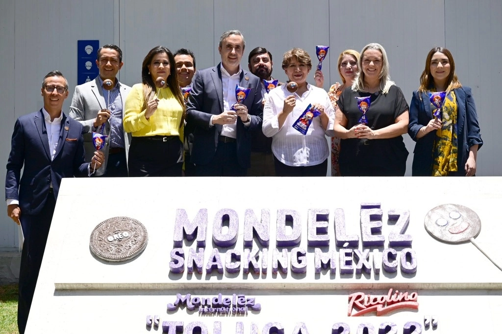 La gobernadora de Edomex asistió a la empresa Mondelēz, para celebrar el 50 aniversario de la elaboración de la emblemática Paleta Payaso. Foto @delfinagomeza