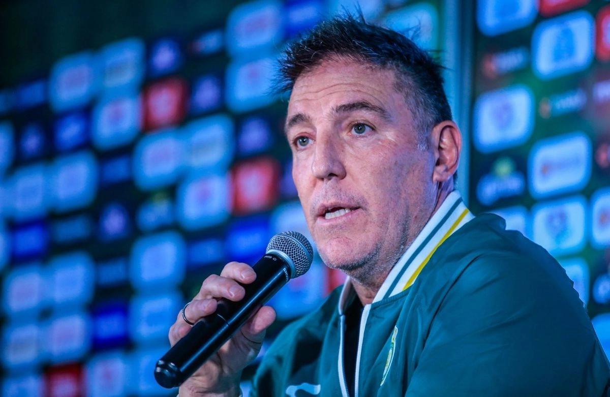 Eduardo Berizzo presentó su renuncia a la dirección técnica del club León tras caer 2-0 ante Bravos de Juárez en la fecha 11 del Apertura 2025. Foto 