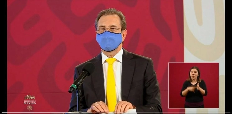 Esteban Moctezuma en la conferencia de este domingo, previo al regreso a clases.