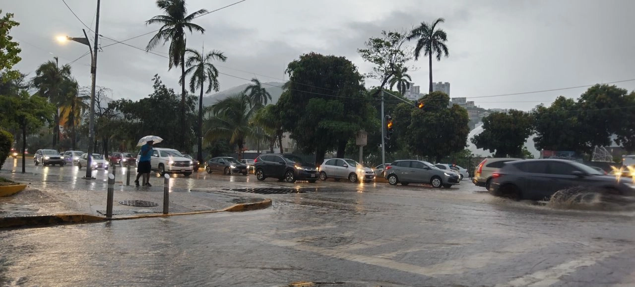 Fueron pronosticadas para la tarde del viernes, lluvias fuertes y puntuales muy fuertes, descargas eléctricas y posible caída de granizo, en las partes altas de Guerrero, en las regiones de Costa Grande, Acapulco, Costa Chica, Centro, Norte, Montaña, Sierra y Tierra Caliente. Foto