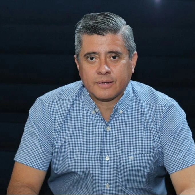 Al huir del lugar, los agresores dejaron una cartulina con un mensaje de advertencia para bandas rivales de la región. Foto @CarlosMierG / Archivo 