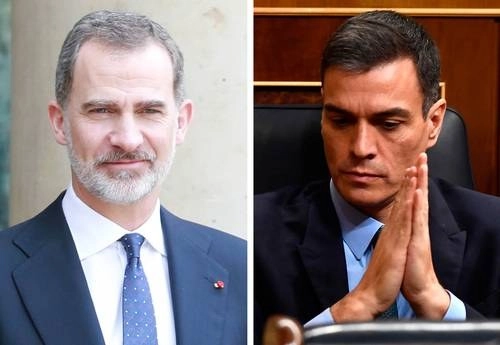 El rey Felipe VI renunció a la herencia de su padre, Juan Carlos de Borbón, por el origen presuntamente ilícito de su fortuna. A la derecha, el presidente del gobierno español, Pedro Sánchez, quien ayer se mostró satisfecho por la decisión del monarca. Ambas imágenes son de archivo. Foto Afp