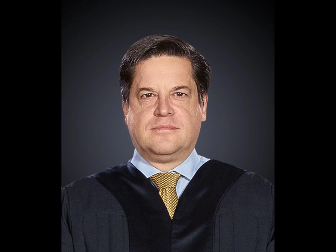 El ministro Alfredo Gutiérrez Ortiz Mena. Imagen tomada de https://www.scjn.gob.mx/candidatas-y-candidatos-a-la-presidencia-scjn-cjf/