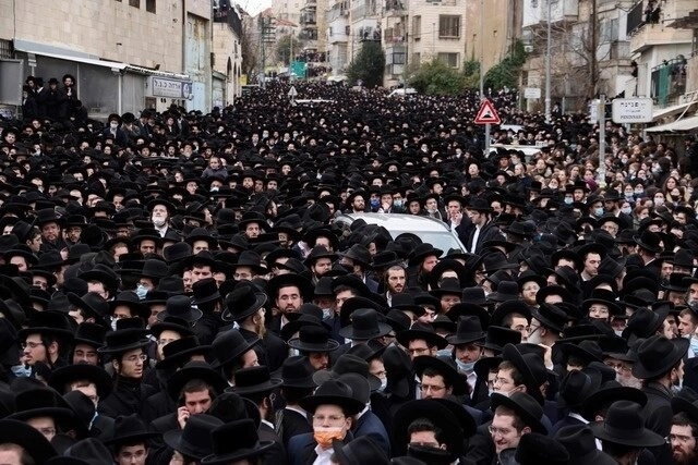 El anuncio del martes podría estremecer el gobierno de Netanyahu, que depende del apoyo parlamentario de partidos ultraortodoxos que se oponen a modificar el sistema. Foto Afp / Archivo