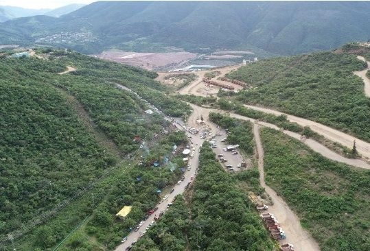 A un día de finalizar el contrato de ocupación temporal de tierras de la mina Los Filos, en Guerrero, ejidatarios aseguran que no negociarán la reducción de precios del alquiler. Foto 
