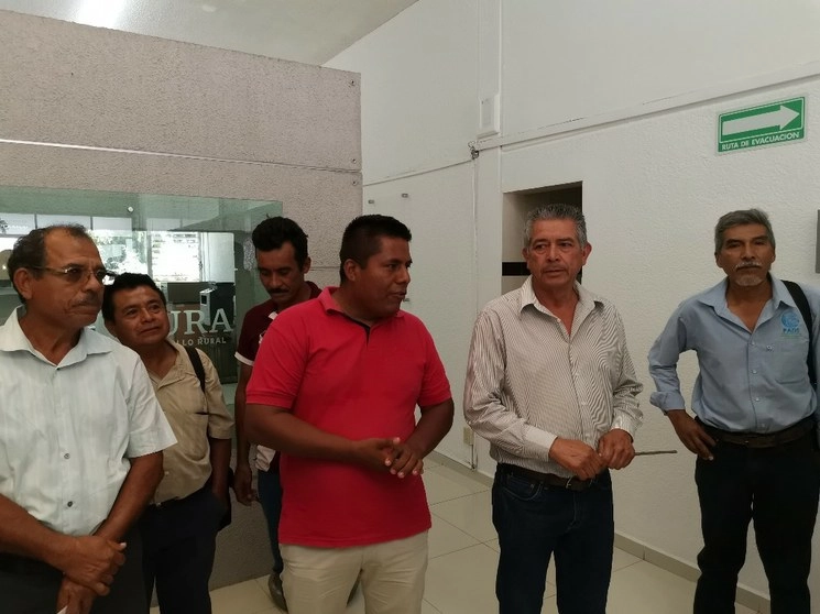 Los comisarios ejidales demandaron la intervención del Presidente Andrés Manuel López Obrador. Foto Sergio Ocampo