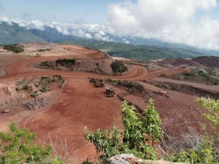 La mina Los Filos, propiedad de la empresa canadiense Equinox Gold, en el municipio de Eduardo Neri, Guerrero, ocupa mil 300 hectáreas que pertenecen a 173 ejidatarios de Carrizalillo, quienes ayer dieron por terminado el convenio con la compañía. Foto ‘La Jornada’ / Archivo