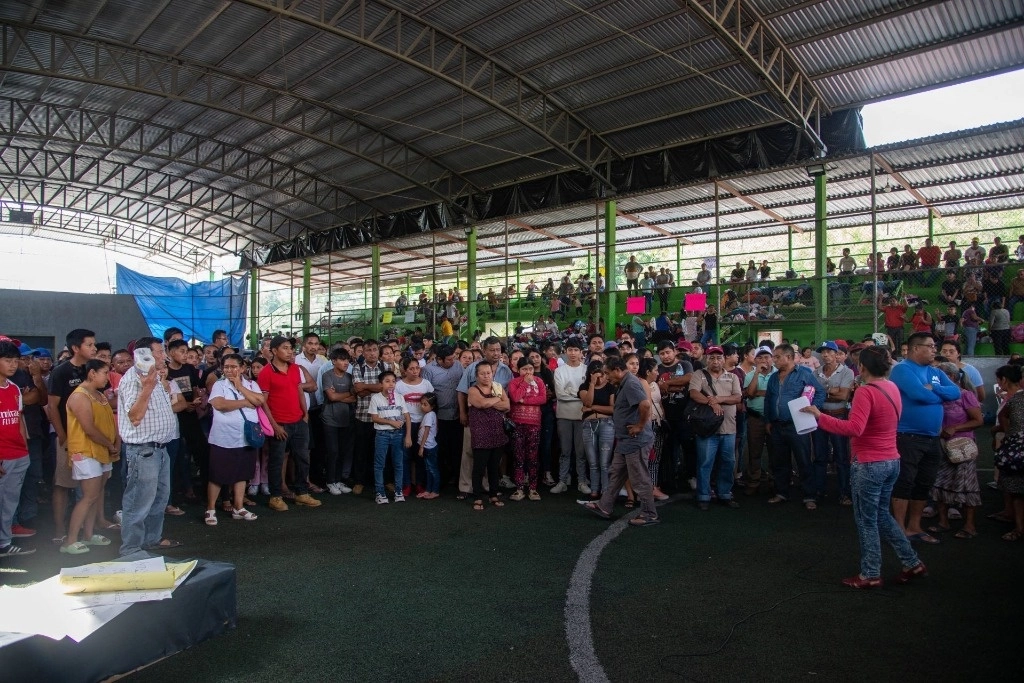 Campamento de desplazados en el municipio de Yahalón. Foto Cuartoscuro   