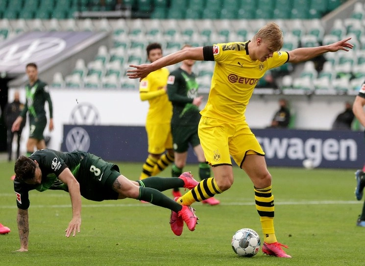 La Bundesliga alemana es la primera liga de fútbol importante del mundo en reanudarse después de una suspensión de dos meses debido a la pandemia de coronavirus. Foto Ap