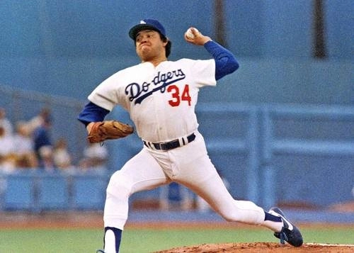 Fernando Valenzuela durante el partido inaugural de la serie por el campeonato de la Liga Nacional contra los Cardenales de San Luis, el 9 de octubre de 1985, en Los Ángeles. Foto Ap