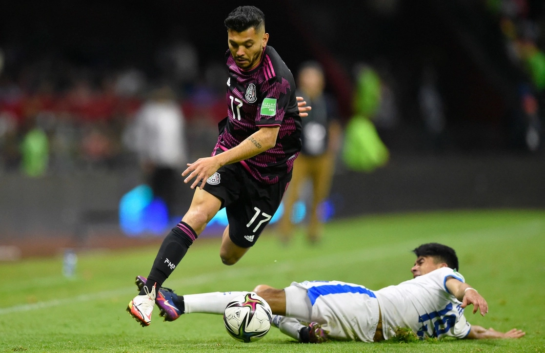La selección mexicana de futbol se suma a la lista de equipos clasificados al Mundial de Qatar 2022. Foto Afp