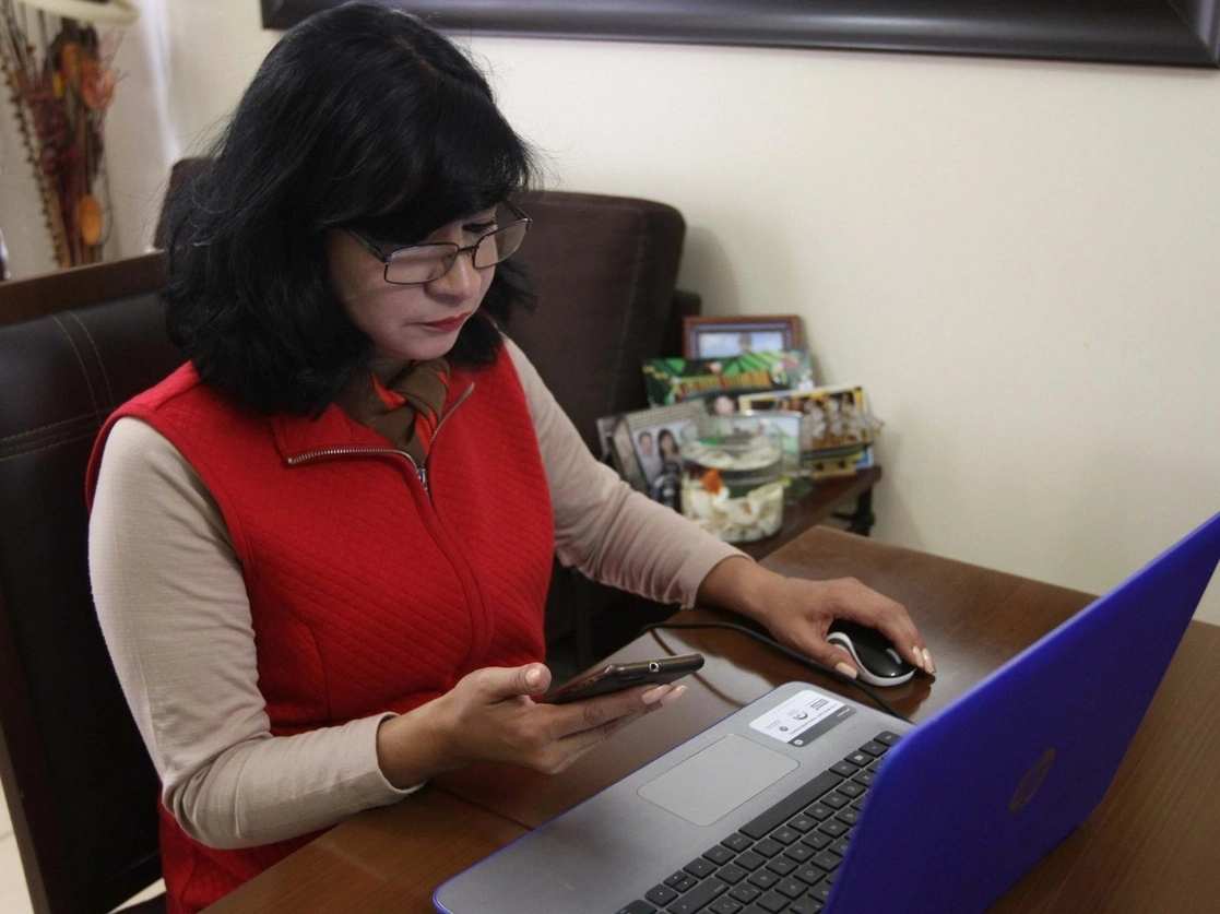 El teletrabajo es uno de los beneficios más buscados tanto por las personas que buscan un empleo como por las empresas que lo ofertan. Foto Roberto García Ortiz / Archivo 