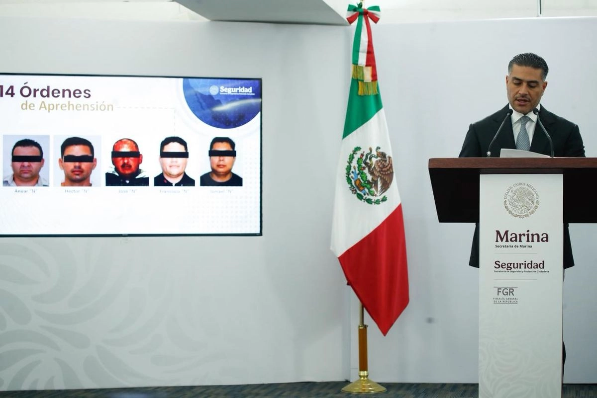 Dijo que el operativo realizado en marzo pasado por el Gabinete de Seguridad inspeccionó una embarcación que arribó al puerto de Tampico, se decomisaron más de 10 millones de litros de diésel y que hasta el momento van 14 personas detenidas. Foto 