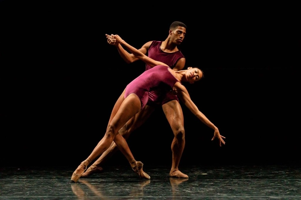 En sus coreografías suelen hacer referencia a la comunidad afroestadunidense, pero también conservan vínculos con las expresiones clásica y neoclásica. Foto cortesía de la compañía




