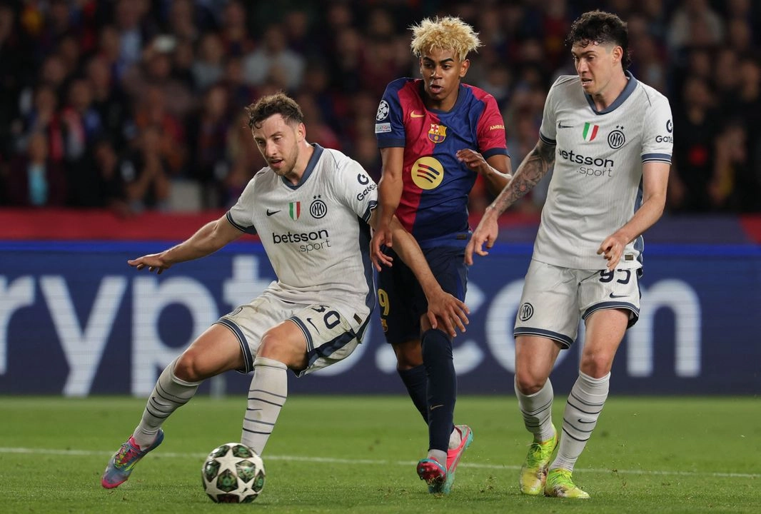 Ante el Inter, Lamine Yamal festejó con anotación su partido 100 con el conjunto culé. Foto