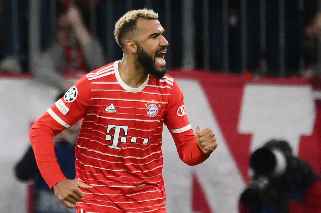 Eric Maxim Choupo-Moting, delantero camerunés del Bayern Múnich, celebra su gol contra el Paris Saint-Germain, en el partido de vuelta de los octavos de final de la Liga de Campeones. Foto Afp.
