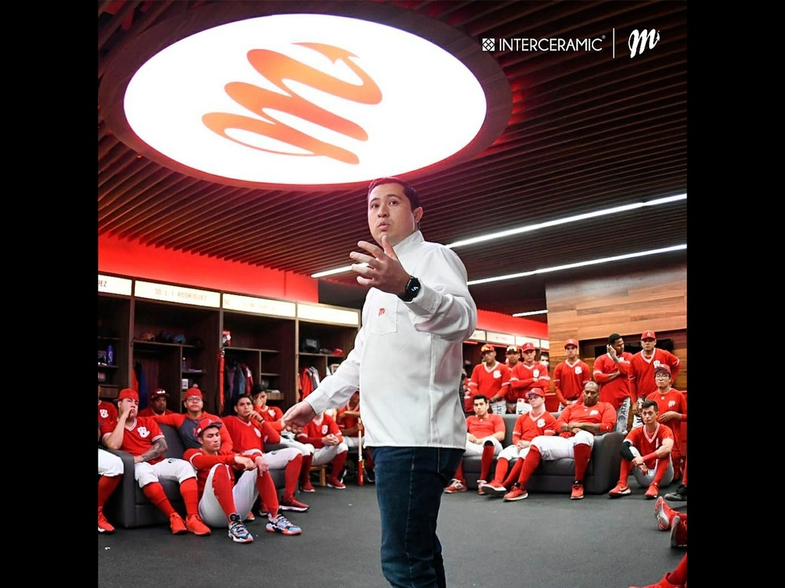 La ‘Novena escarlata’ inició ayer entrenamientos en el estadio Harp Helú con 45 peloteros y un ‘staff’ de entrenadores encabezados por Juan Gabriel Castro. Roberto Osuna, su refuerzo estelar, se incorporará en unos días. Foto tomada del Instagram de @diablosrojosmx