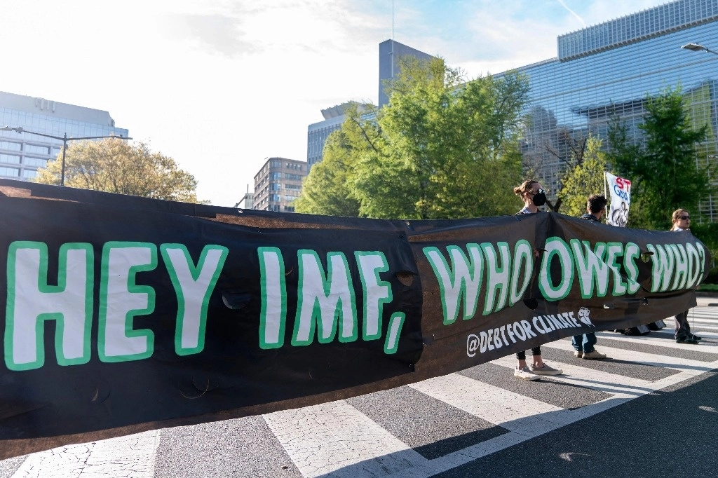Hey, FMI: ¿quién le debe a quién?, cuestionan activistas climáticos. Foto Afp



