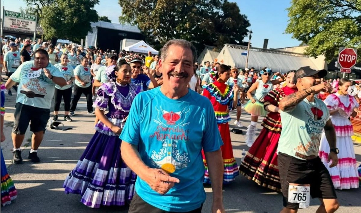 Jesús 'Chuy' García, integrante de la Cámara de Representantes, pidió a los mexicanos a ser precavidos al salir a las celebraciones de las fiestas patrias. Foto 