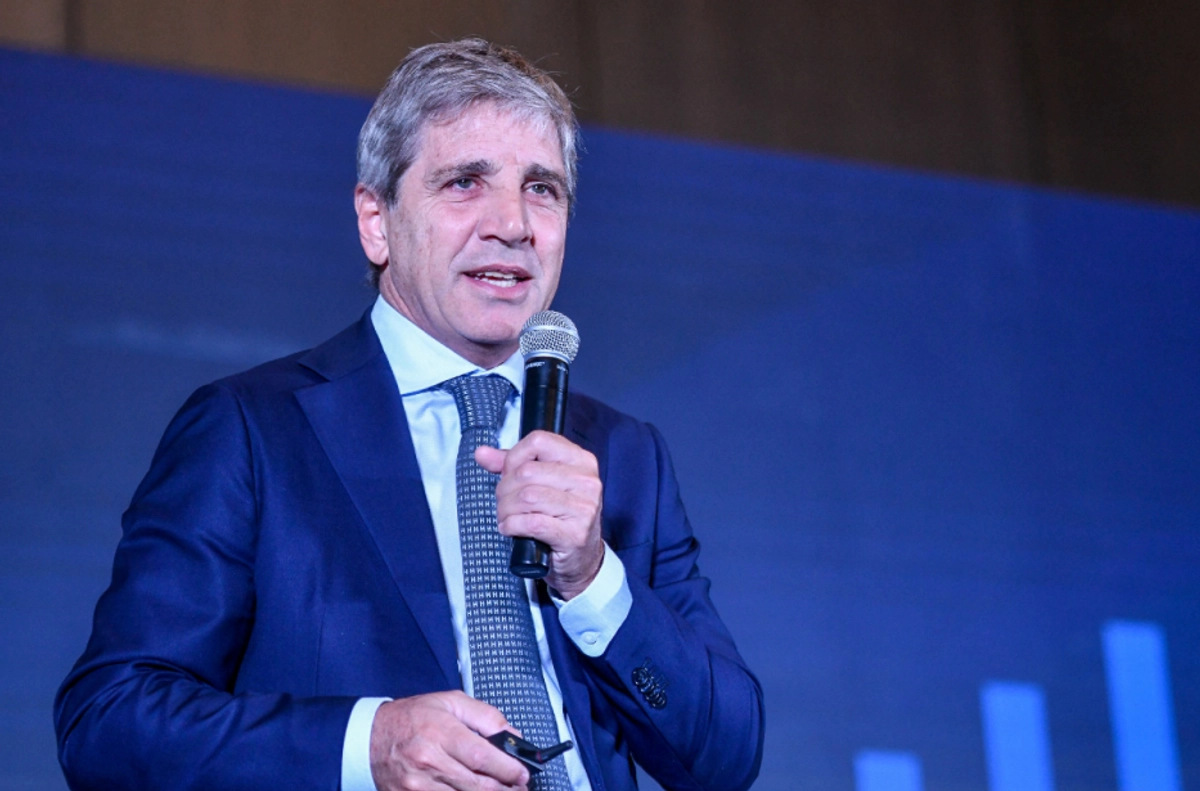 Luis Caputo, ministro de Economía de Argentina, en el 15° Congreso de Desarrollo e Inversiones Inmobiliarias Argentina, en Buenos Aires. Foto