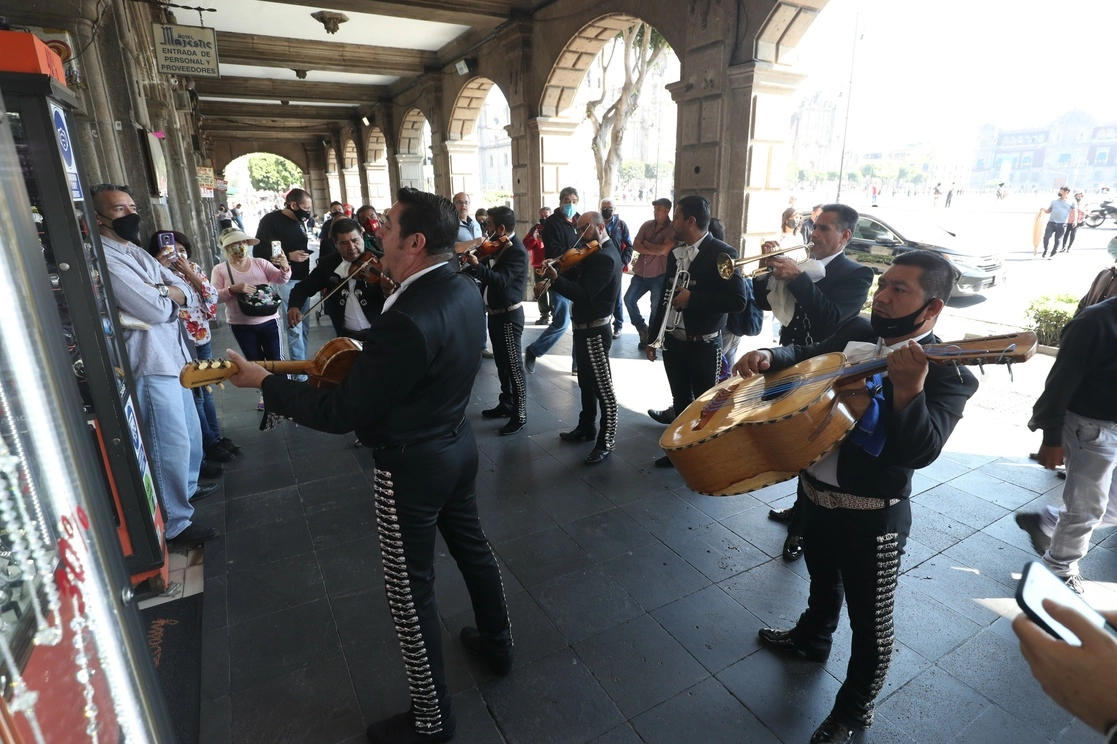 La música de mariachi que llega a los grandes espectáculos, las disqueras y la radio, se concentra en menos de 30 agrupaciones muy prestigiadas y conocidas. Foto Luis Castillo/ Archivo