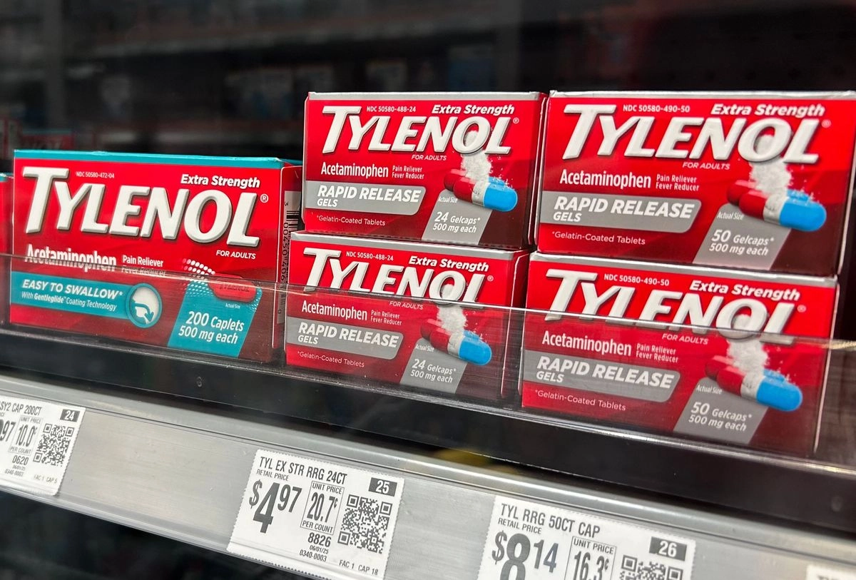 Paquetes de Tylenol en una farmacia de Houston, Texas, el 23 de septiembre de 2025. Foto