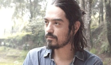 Ángel Hernández fue galardonado por su obra ‘Cuerpo como bosques’, en la que plasma la relación de una periodista argentina y una joven de Cherán. Foto Tomada de https://www.gob.mx/cultura/prensa/angel-aurelio-hernandez-arreola-gana-el-premio-bellas-artes-baja-california-de-dramaturgia-luisa-josefina-hernandez-2022