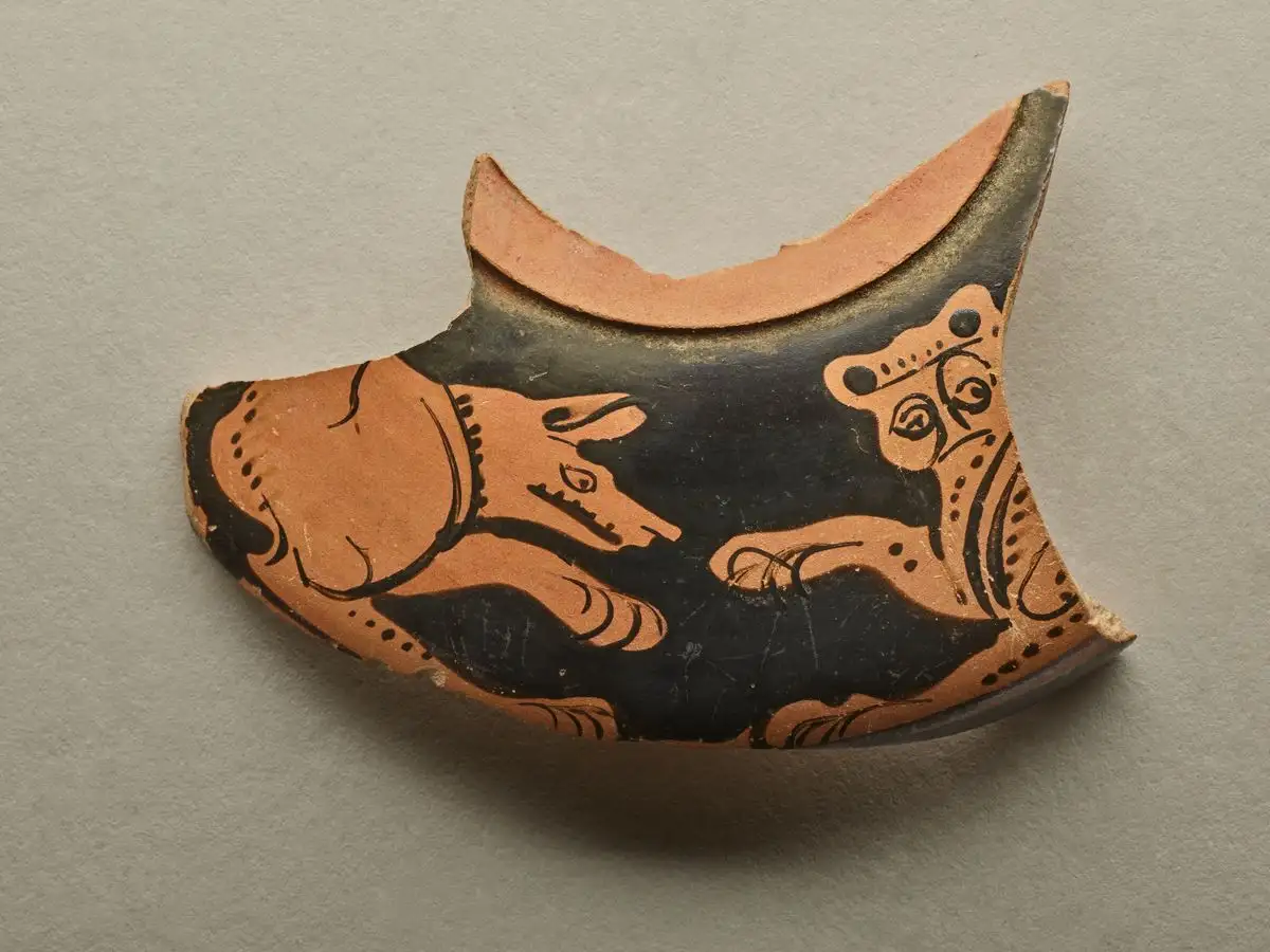 Fragmento de recipiente del periodo griego, elaborado en la ciudad de Ática, Grecia, en el siglo V o principios del IV aC; la pieza fue descubierta en Gaza. Foto Bettina Jacot Descombes, cortesía de la Autoridad Palestina
