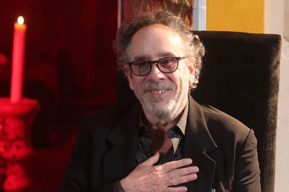 Tim Burton, director y productor de cine y televisión, durante una visita a México en junio de 2025. Foto 