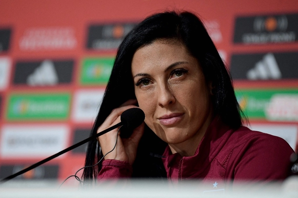 "Para mí es muy importante jugar otra final, seguir aquí, me siento bien, el futbol me sigue dando la vida que necesito”, afirmó Jenni Hermoso durante la conferencia rumbo a la final de la Liga de Naciones femenil de futbol, el 27 de febrero de 2024. Foto Afp
