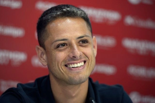 El Angeles Galaxy fichó al delantero mexicano Javier ‘Chicharito’ Hernández, procedente del Sevilla, y se convertirá en el futbolista mejor pagado de la Major League Soccer, informó ‘Sports Illustrated’. Foto Afp / Archivo