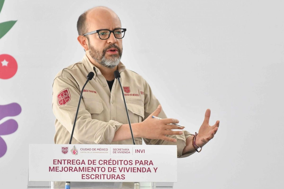 Inti Muñoz Santini, secretario de Vivienda del Gobierno de CDMX informó que entre septiembre y octubre estará lista la iniciativa de una nueva ley para regular los precios de alquiler de viviendas. Foto 
