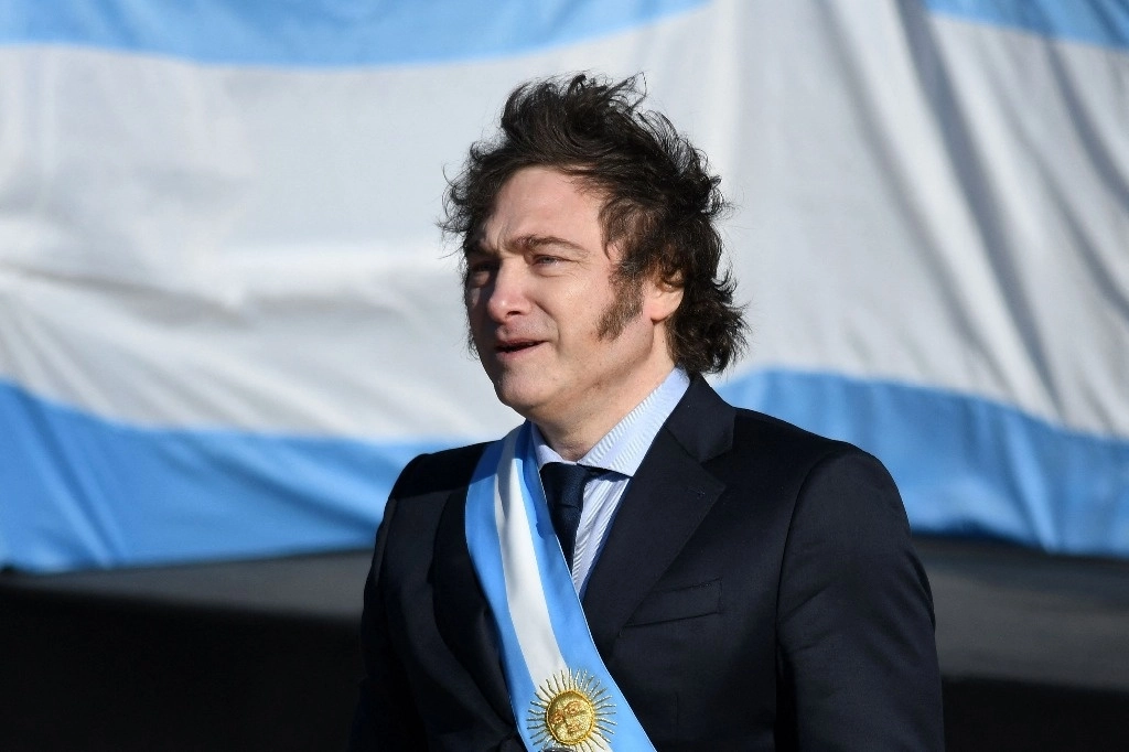 El presidente argentino, Javier Milei, durante la ceremonia por el Día de la Bandera, en Rosario, Santa Fe. Foto Afp  