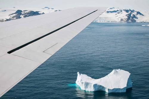 En la imagen de archivo, un iceberg en Groenlandia, cerca de Qulusuk. Foto Afp