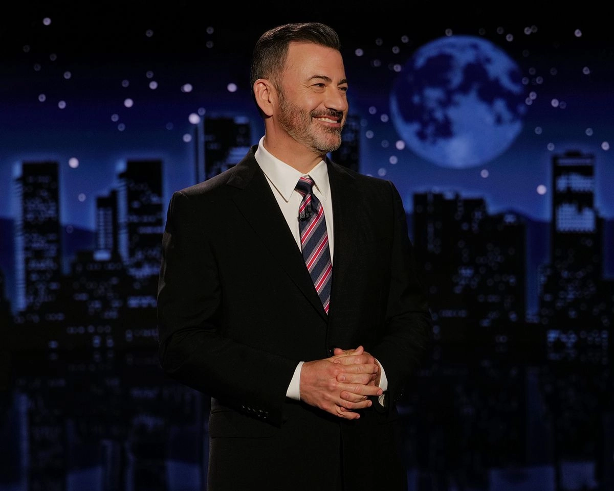 Hubo varios minutos de aplausos cuando Kimmel salió al escenario. Luego vino su esperado monólogo, la primera declaración pública del comediante en casi una semana. Foto