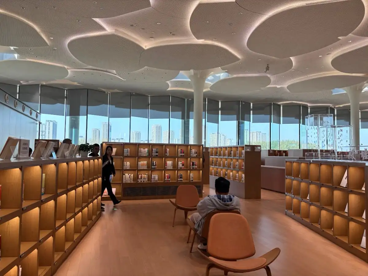 Los hablantes aún representan una comunidad pequeña; sin embargo, en un lustro ésta aumentó 65 por ciento, al pasar de 60 mil en 2020 a cerca de 100 mil este año, de acuerdo con el Instituto Cervantes. También, las universidades que ofrecen carreras o cursos subieron de 12 a 106.