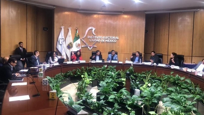 El Instituto Electoral de la Ciudad de México durante una sesión. Foto Jesús Villaseca / Archivo