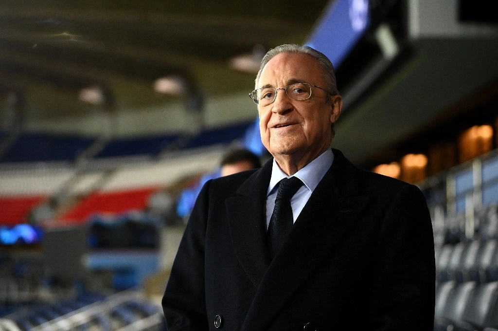 Florentino Pérez deja marca en todas las geografías donde aparece, por lo que el periodista indaga en su obra la influencia del dirigente más allá de las canchas. Foto Afp
