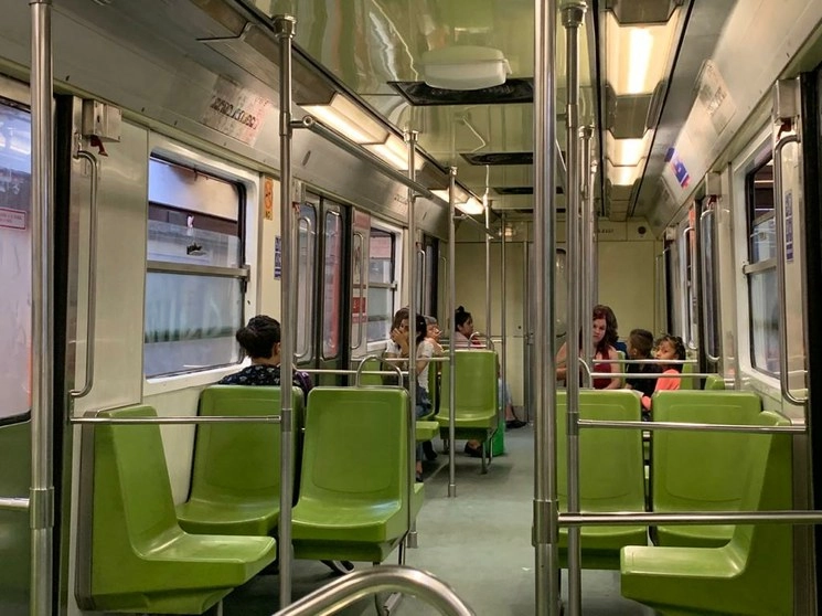 La Línea 9 del Metro reporta baja afluencia de usuarios este 29 de marzo. Foto María Luisa Severiano