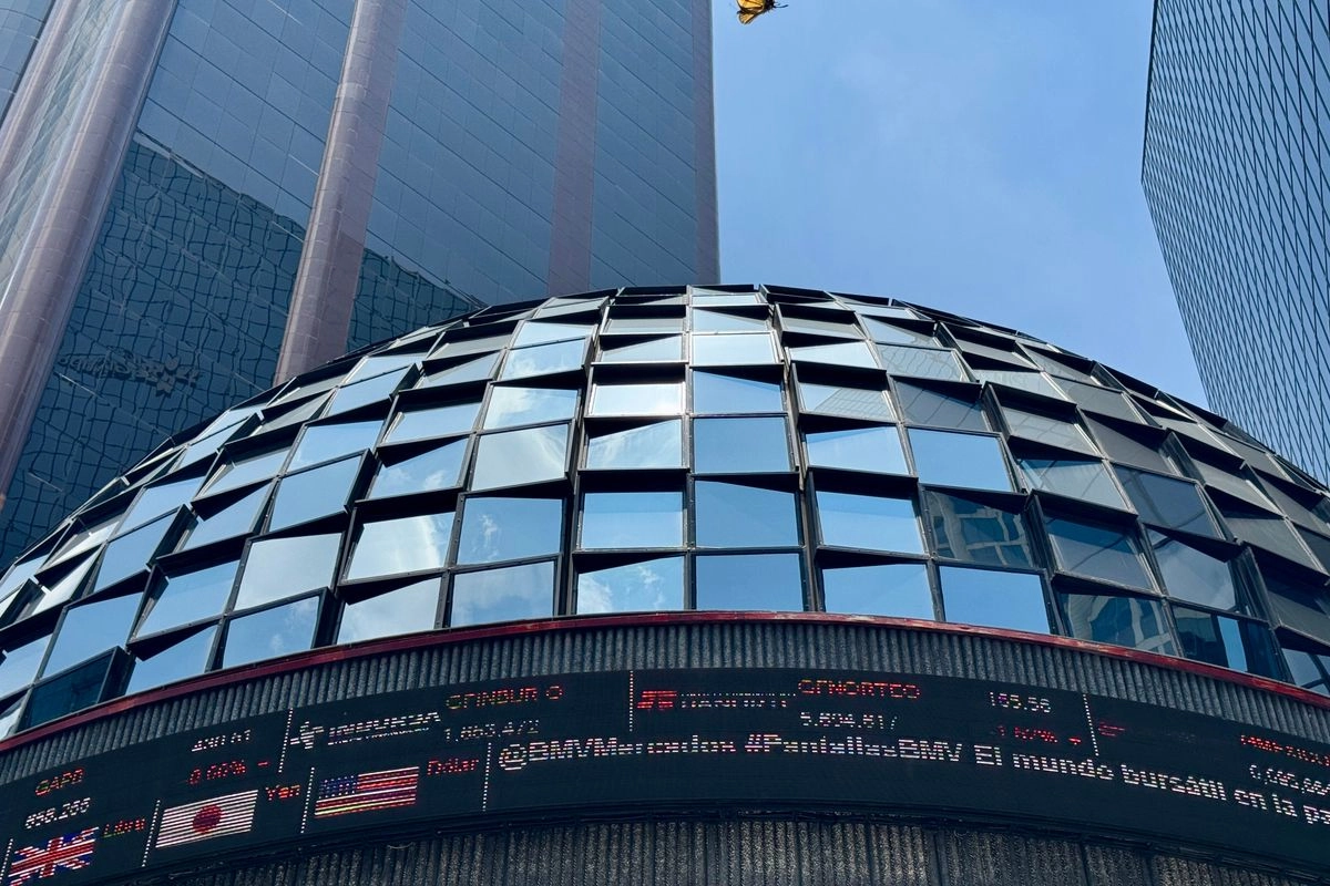 Edificio de la Bolsa Mexicana de Valores de la Ciudad de México, el 1° de Agosto del 2025. Foto 

