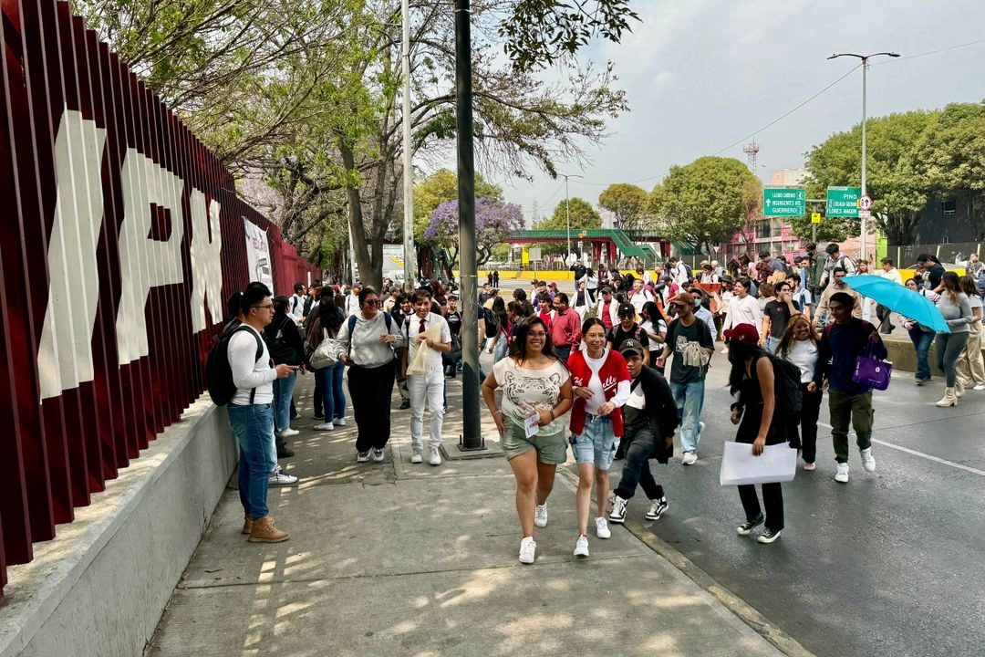 La prueba del Politécnico, para la cual los aspirantes requieren una computadora conectada a Internet, se aplicará en dos etapas: 13, 14 y 15 de junio, y del 20 al 22 de este mes. Foto 