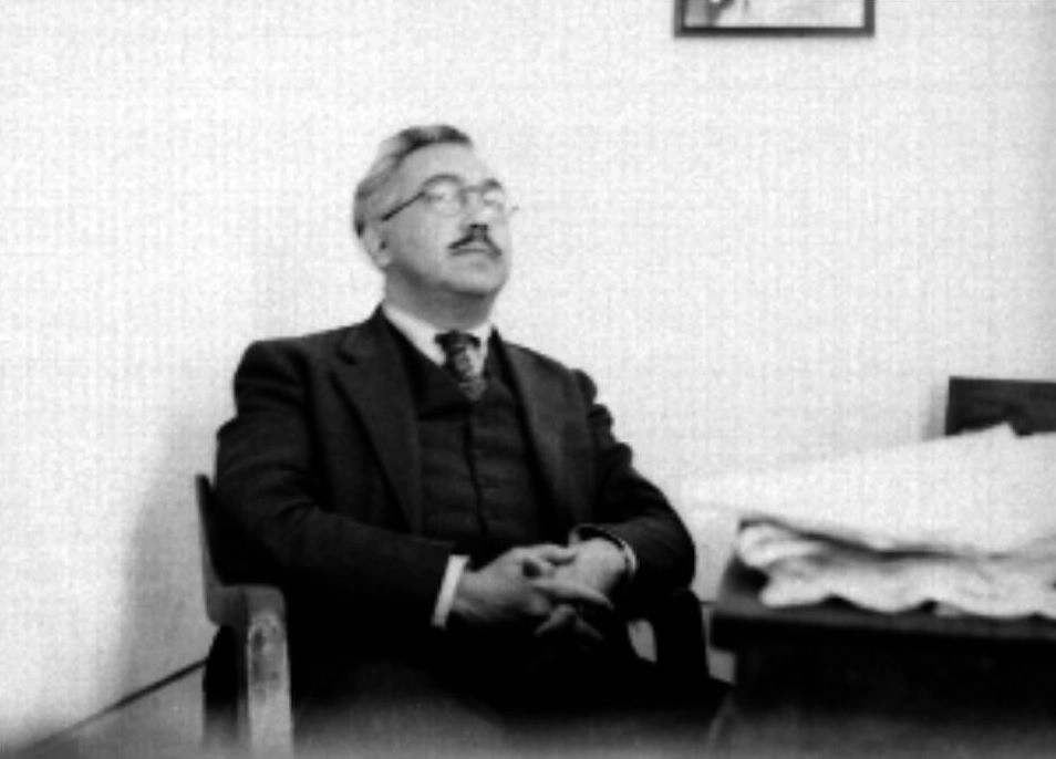Nacido en 1895 en Veracruz y muerto el 1º de mayo de 1955 en la Ciudad de México, militó en el Partido Comunista Mexicano (PCM) desde 1925, siendo parte del gremio ferrocarrilero, donde se destacó de tal manera que pronto visitó la cárcel. Foto