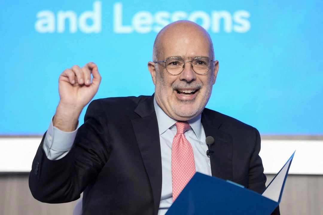 Rodrigo Valdés, jefe del Departamento del Hemisferio Occidental del FMI, dijo que incluso si los aranceles de Estados Unidos a la región son relativamente bajos, los precios de las materias primas podrían caer lastrados por un crecimiento mundial más lento. Imagen del 23 de abril de 2025. Foto 