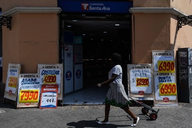 La inflación en Chile se suma a la crisis que enfrenta el nuevo presidente Gabriel Boric. Foto Xinhua
