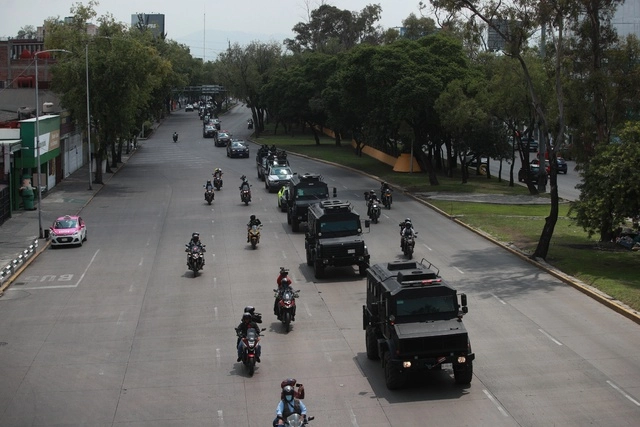 Los detenidos en la balacera en Topilejo, Tlalpan fueron trasladados bajo fuertes medidas de seguridad. Foto Alfredo Domínguez