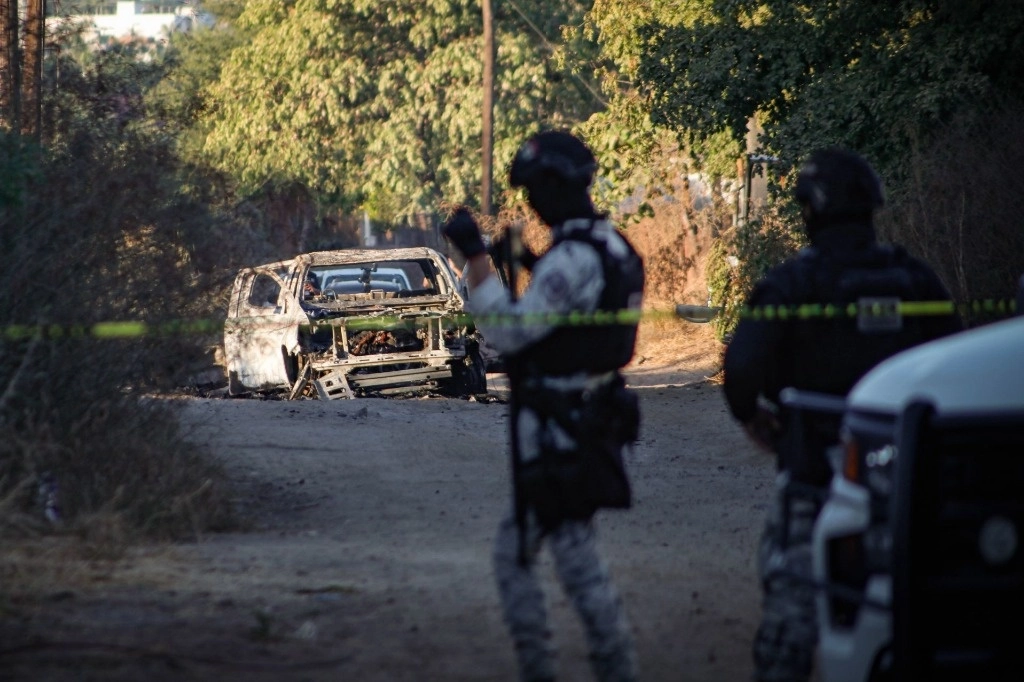 Presencia de la Guardia Nacional en el lugar donde explotó una camioneta en el sector de La Limita de Itaje en Culiacán, el pasado 3 de diciembre. Foto Cuartoscuro 