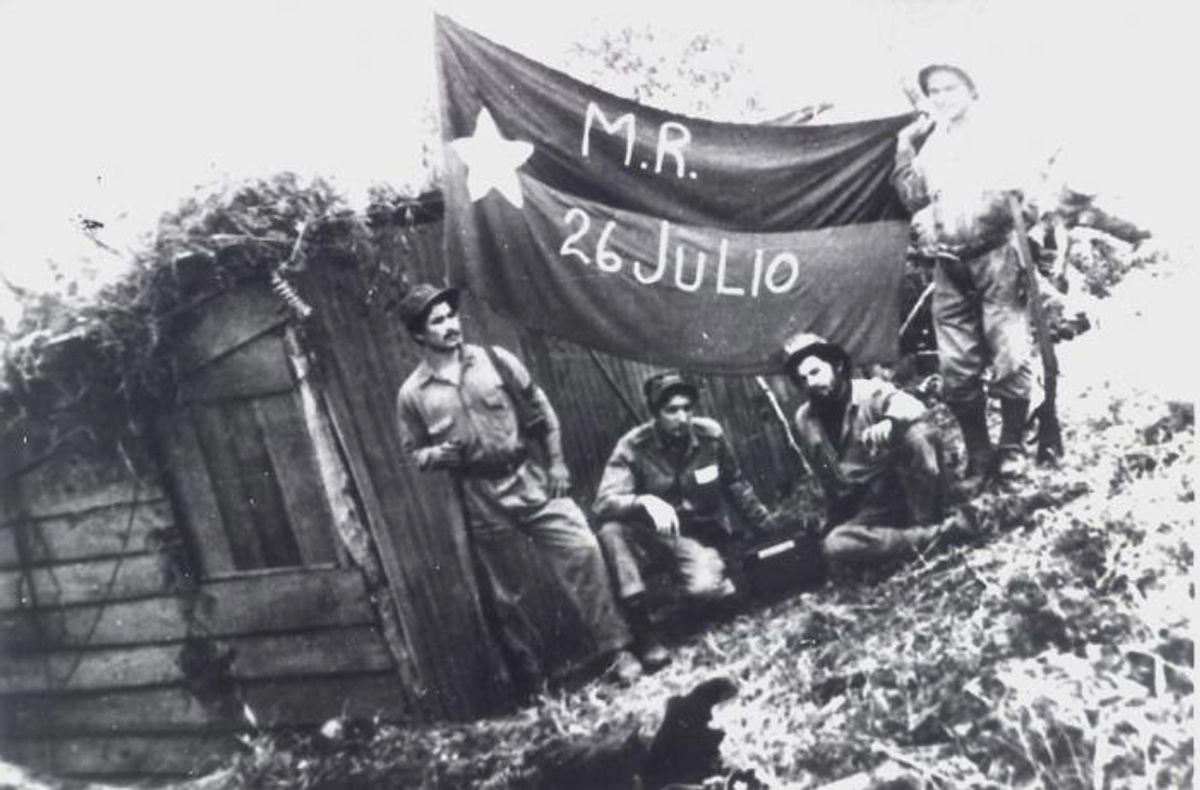 Derrocar a una tiranía por la vía insurreccional y un ejército profesional se mostraba viable y por esas fechas es la única manera de conseguirlo. Foto
